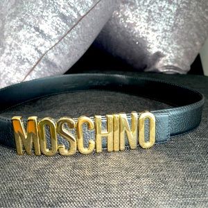 Moschino black leather belt (M-L) used once in perfect condition.